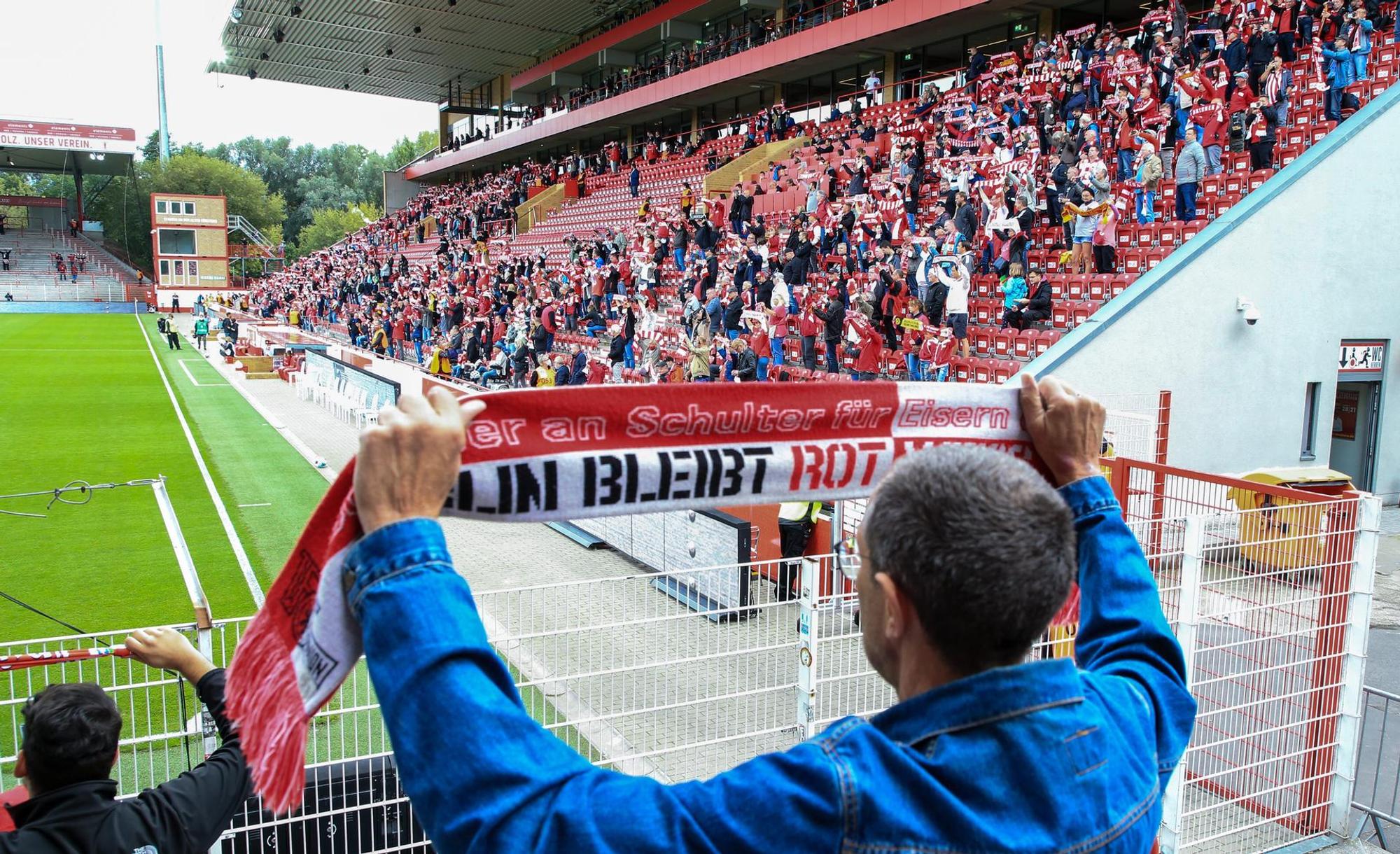 Union mit Zuschauern 2