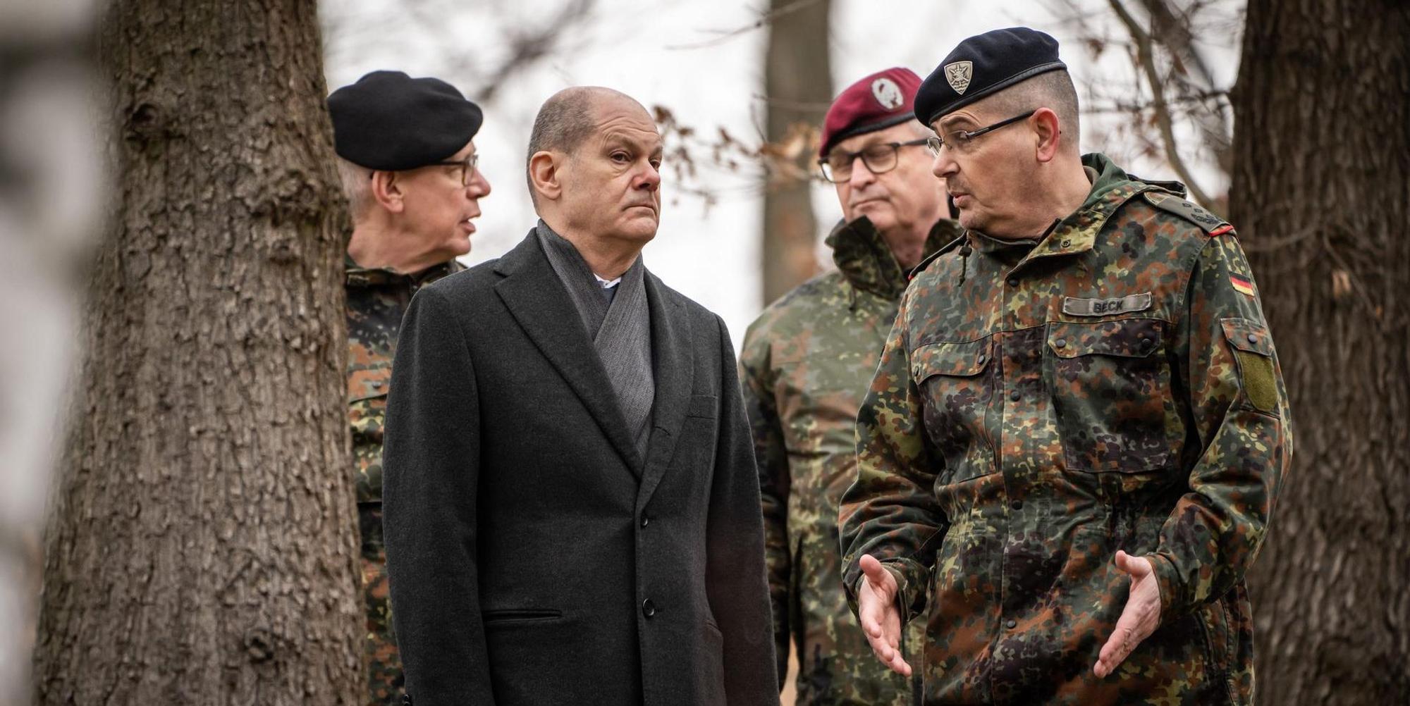 Scholz bei Bundeswehr 1 040322