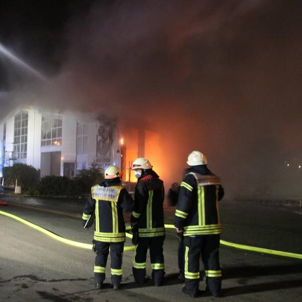 Brand_Lagerhalle_Koeln_Porz