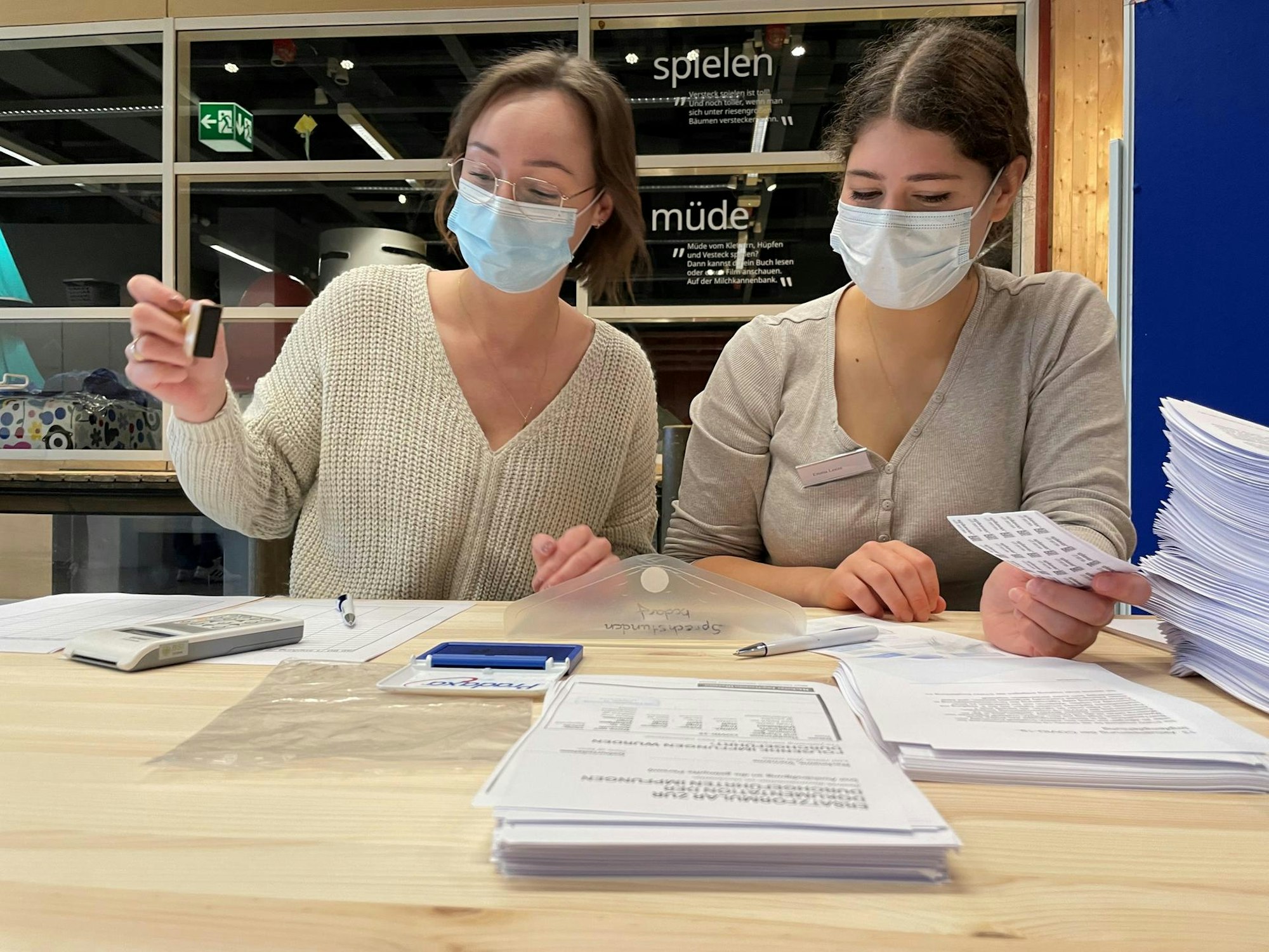 20211229-ber-nip-impfen-ikea (8)