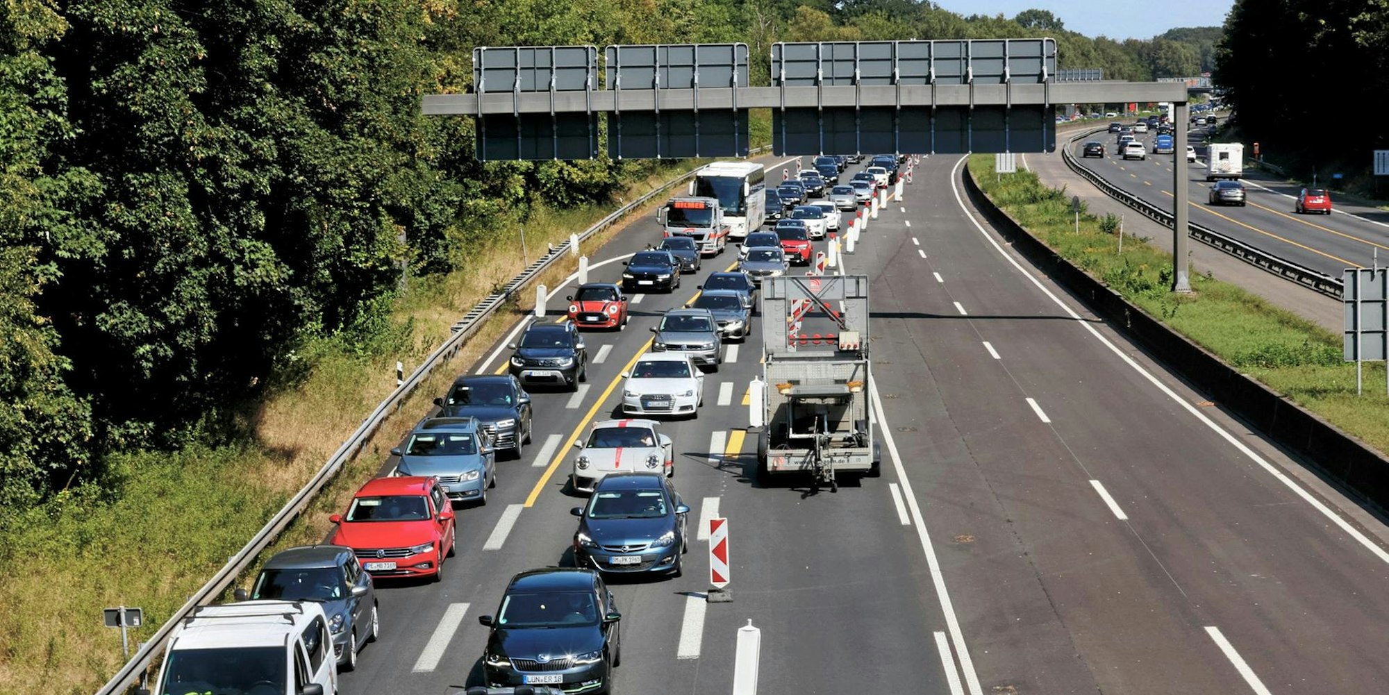 Chaos Brücke Leverkusen Wand
