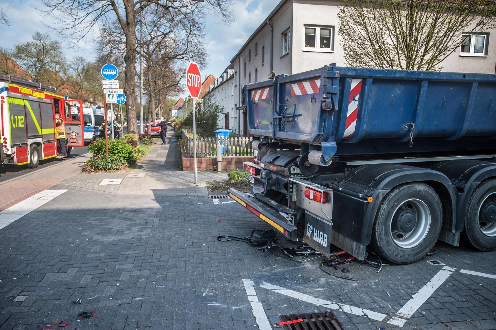 unfall-20_aprirathenaustrasse-LE-leverkusen20042021ALF_0440