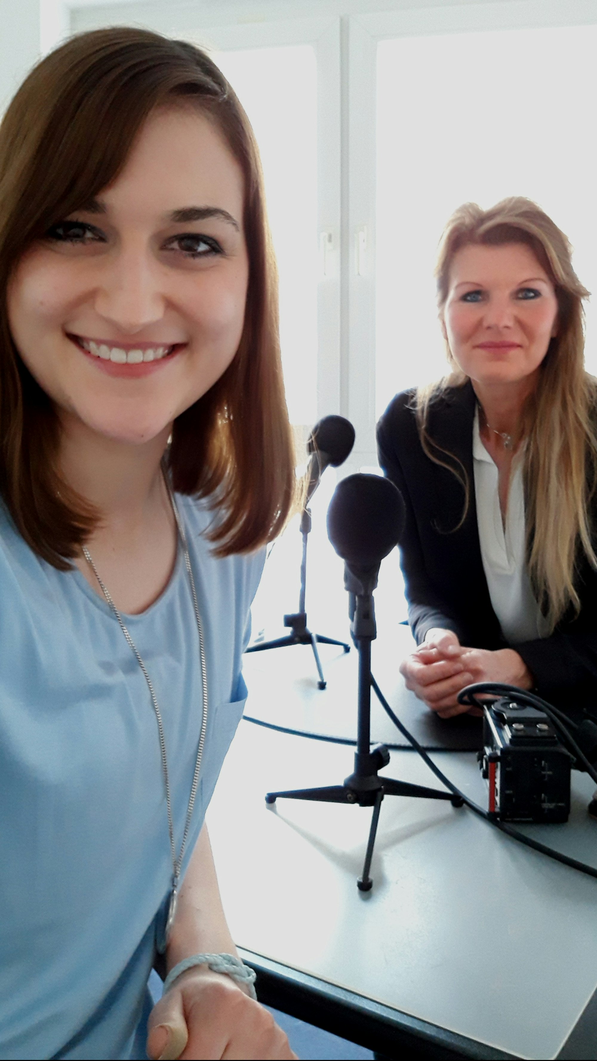 Laura Wenzel und Cyberpsychologin Catarina Katzer_Mimimi mit Mehrwert