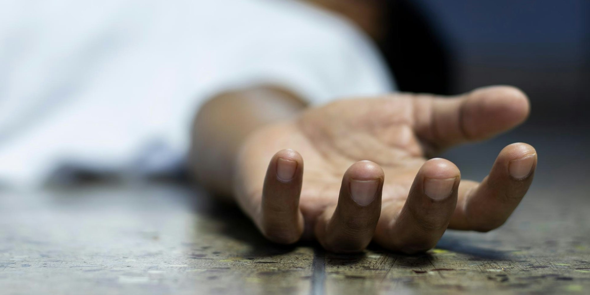 Die Hand eines toten Menschen