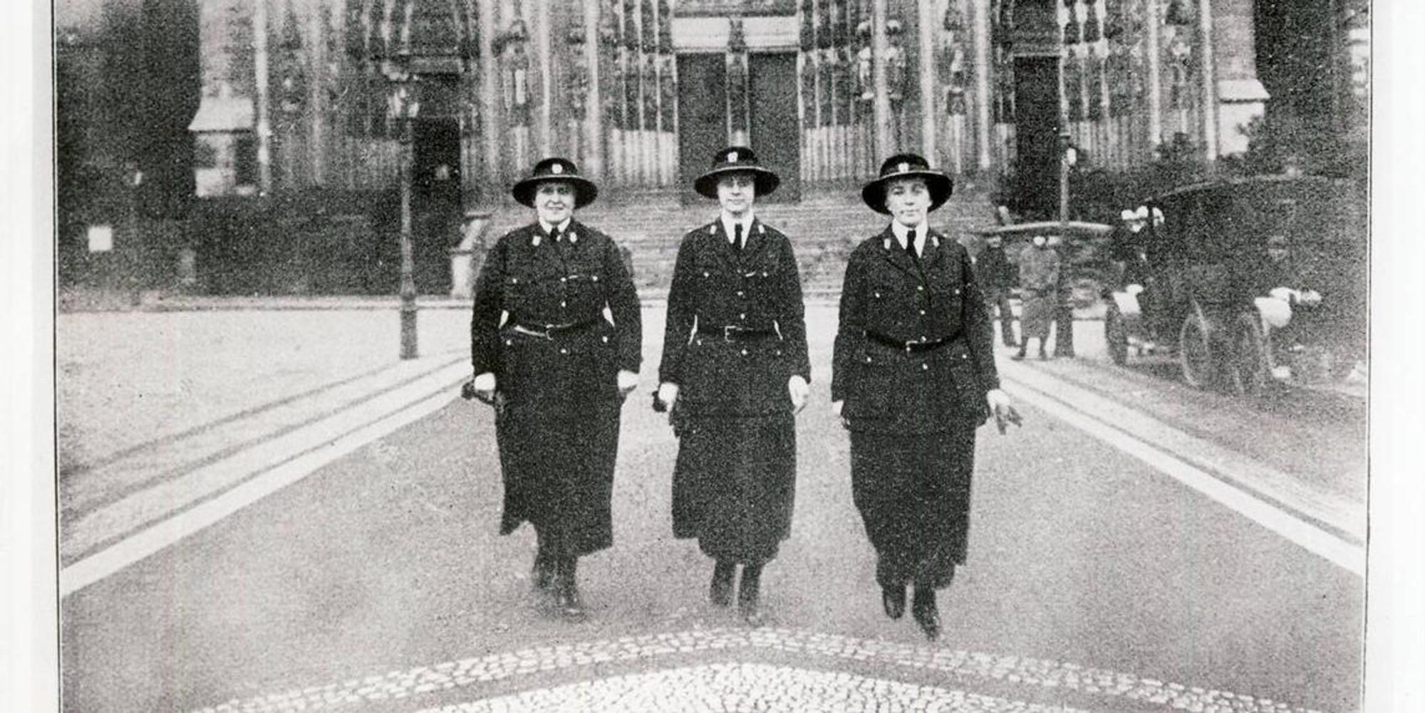 Erkens Wohlfahrtspolizei in Uniform