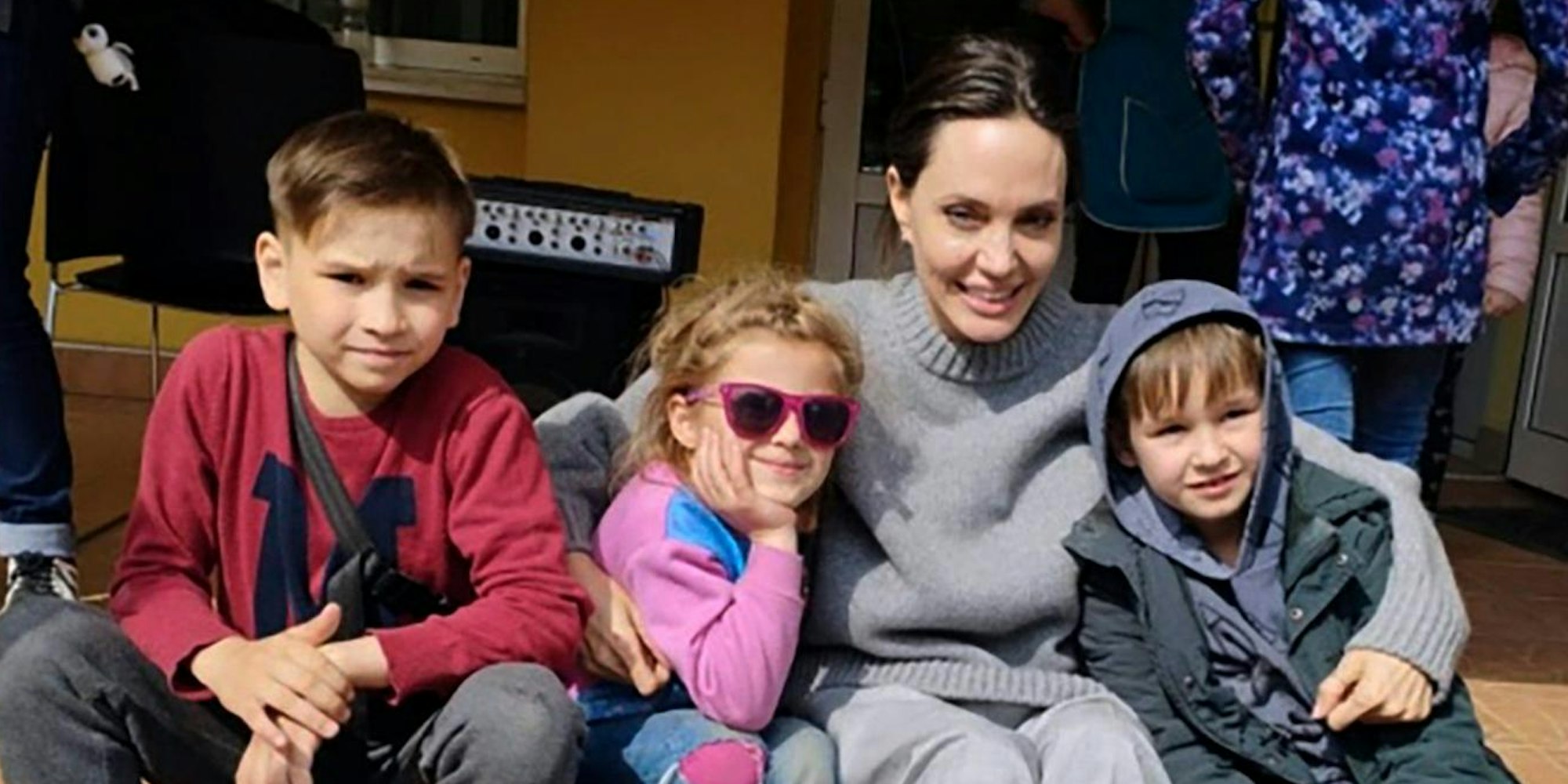 Angelina Jolie ap 300422