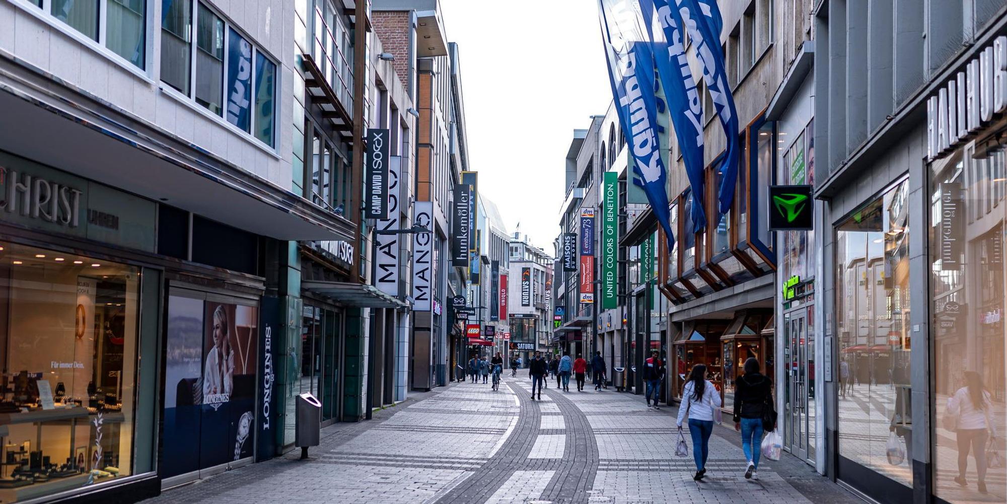 leere_Hohe_Strasse
