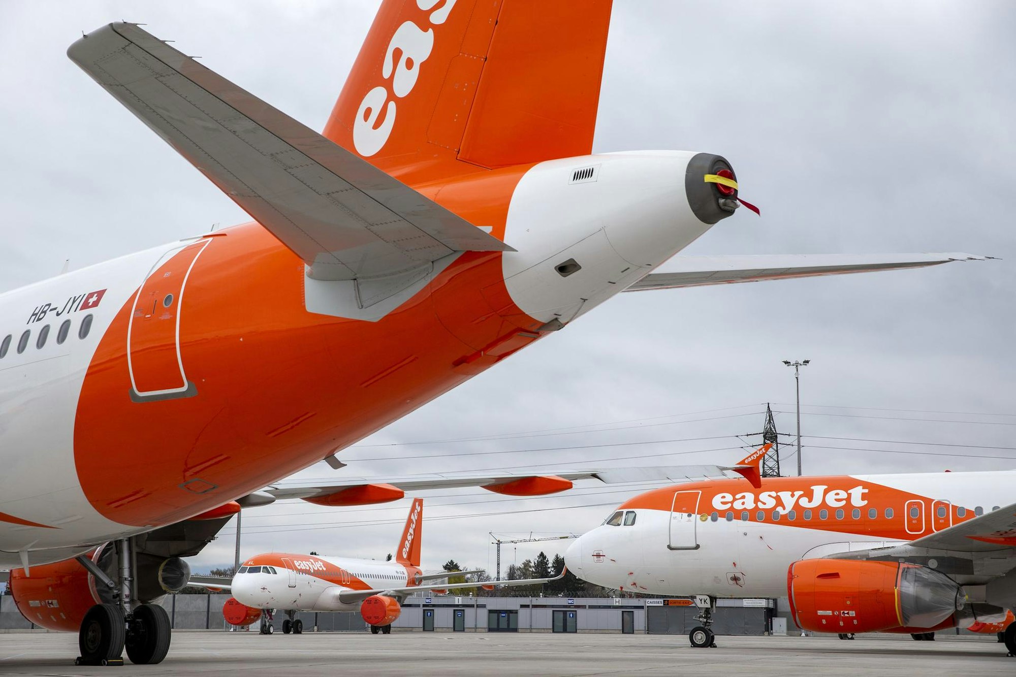 Ein Passagierflugzeug der britischen Fluggesellschaft easyJet hatte in Lanzarote ein Gewichtsproblem. (Symbolbild)