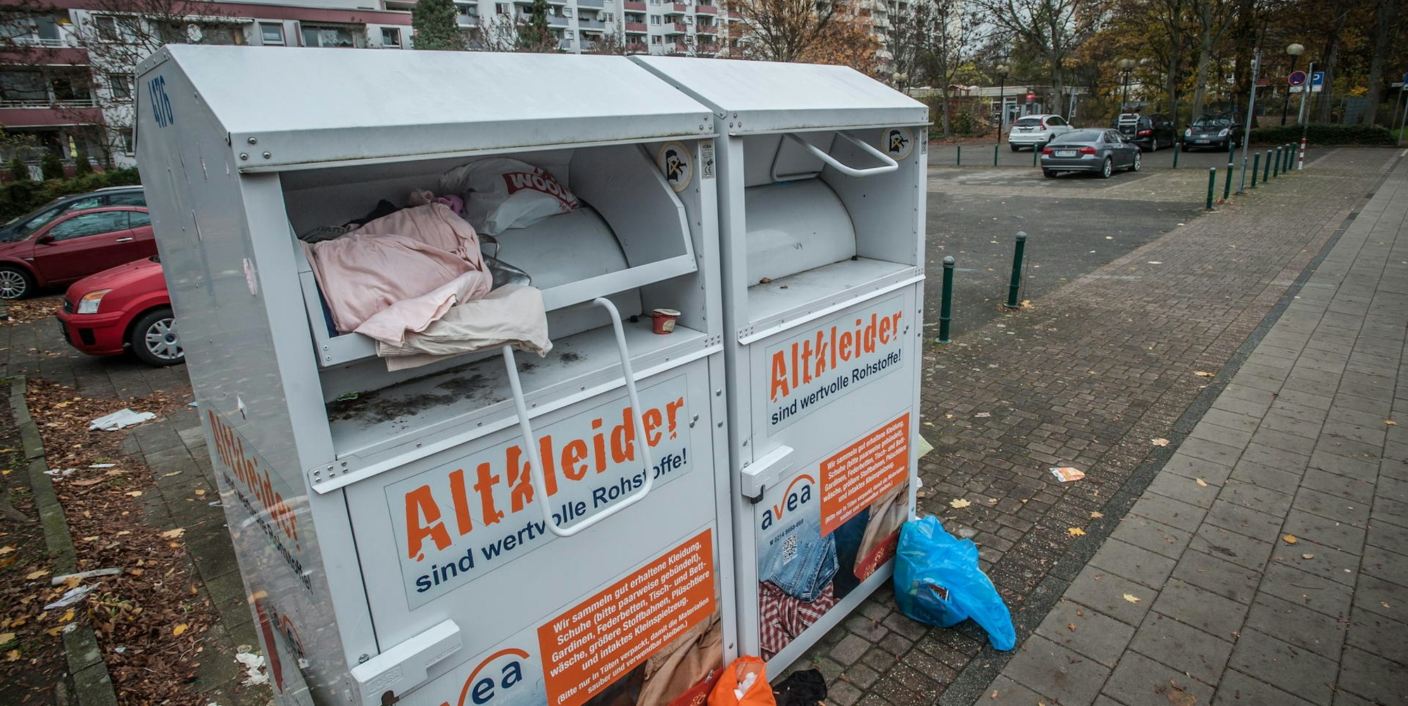 kleidercontainer-avea-_leverkusen_ALF_3303