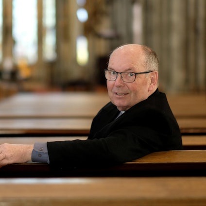 Domprobst auf der Bank