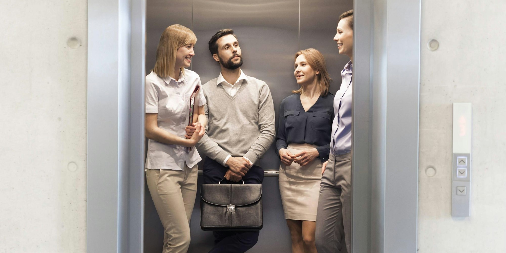 Small-Talk im Fahrstuhl