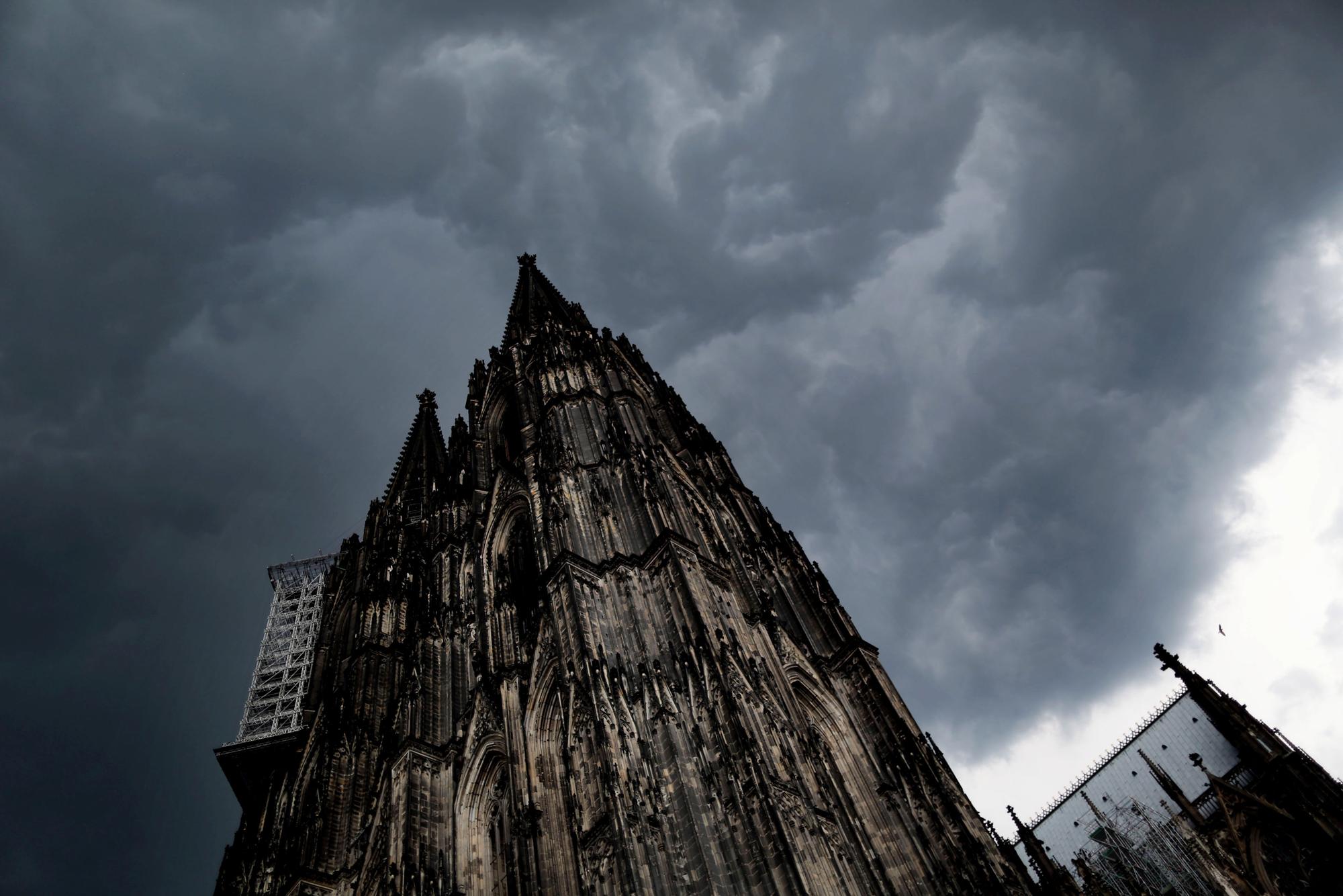 Gewitterwolken_in_Ko_49568242 (1)