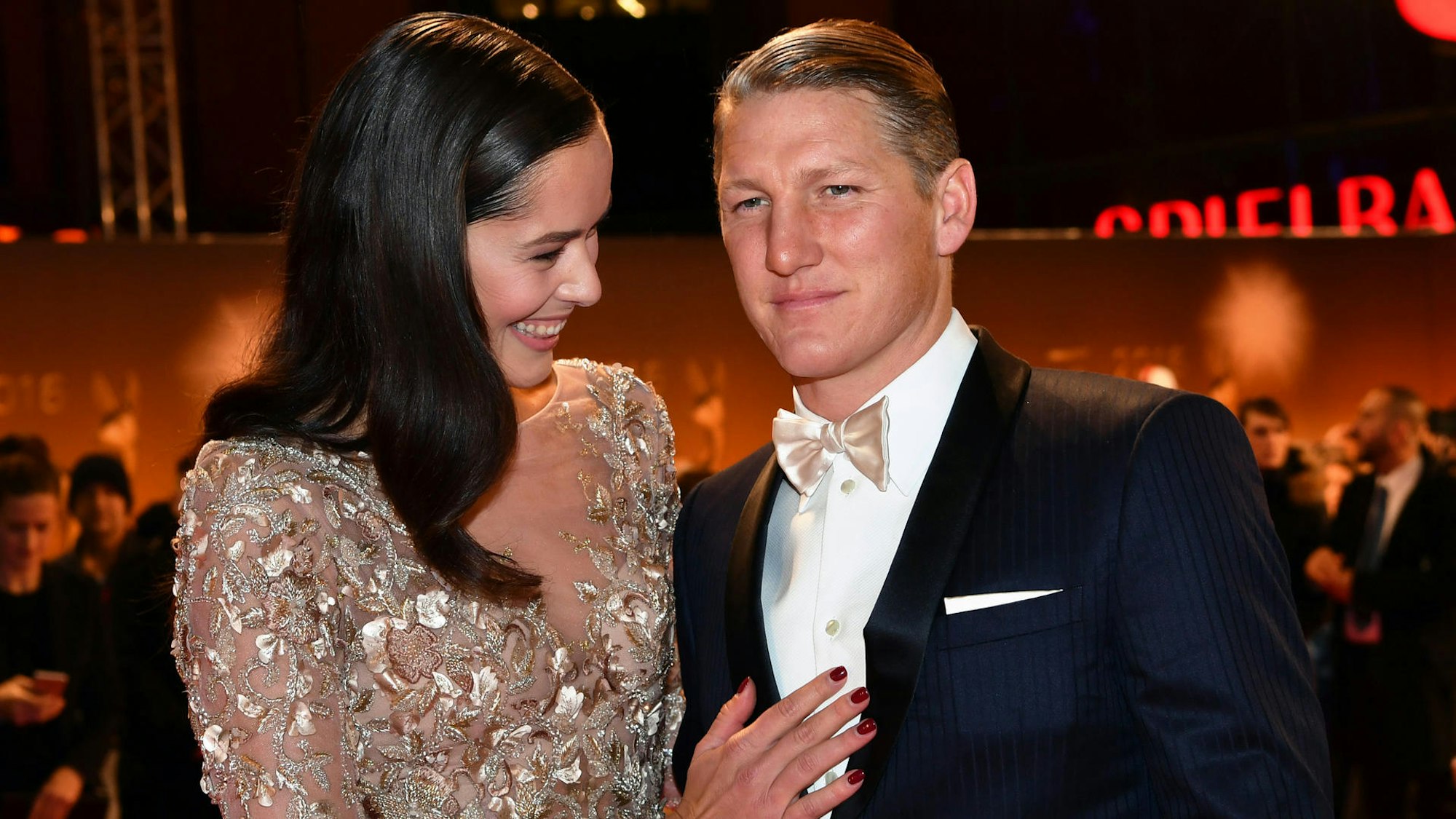 Ana Ivanović und Bastian Schweinsteiger in feiner Abendgarderobe.