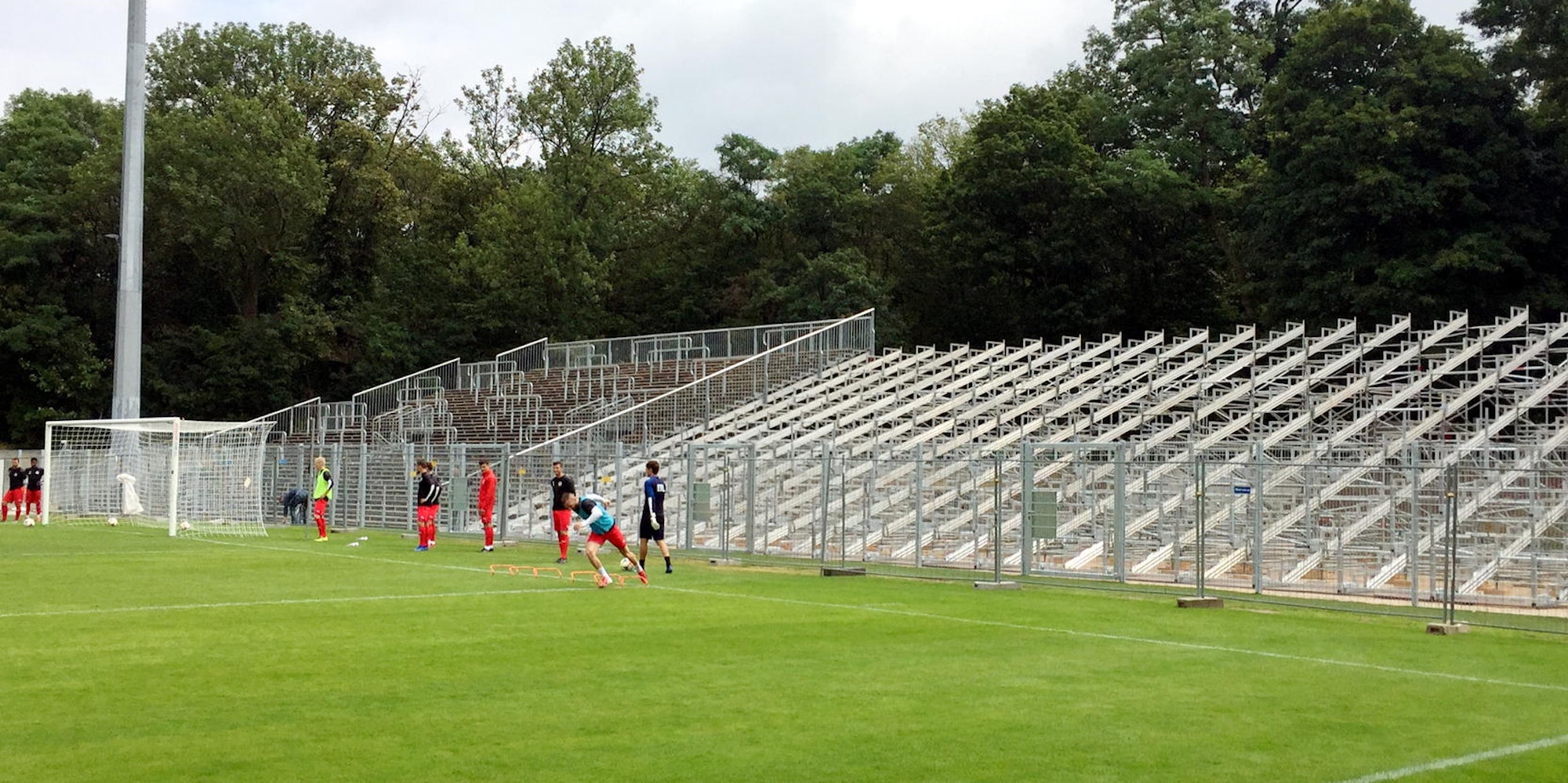 FB FC Vikriria Koeln-Tribühne 2