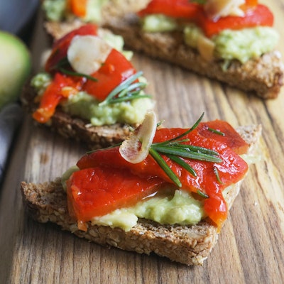Bruschetta mit avocado