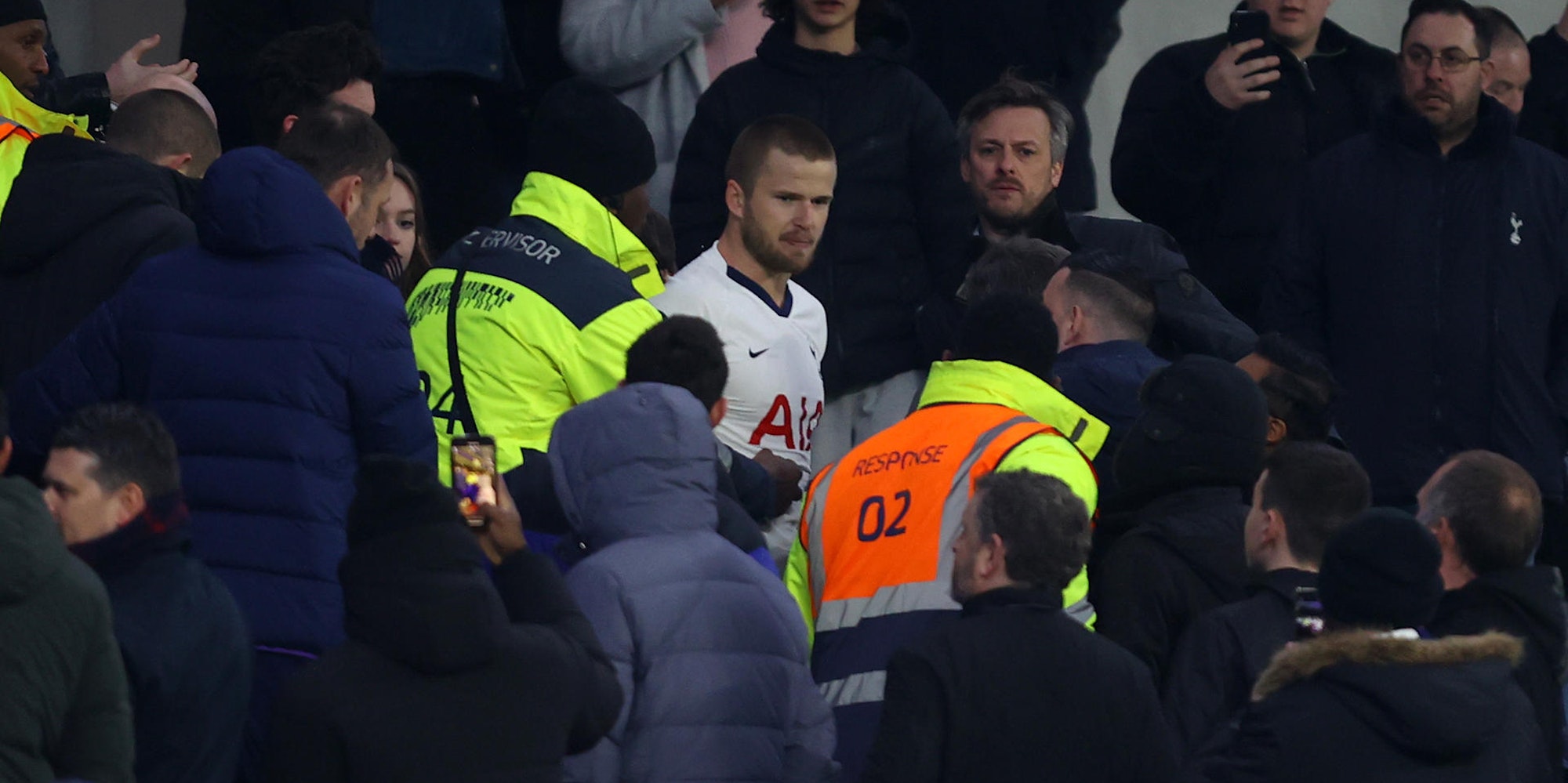 Eric Dier auf der Tribüne
