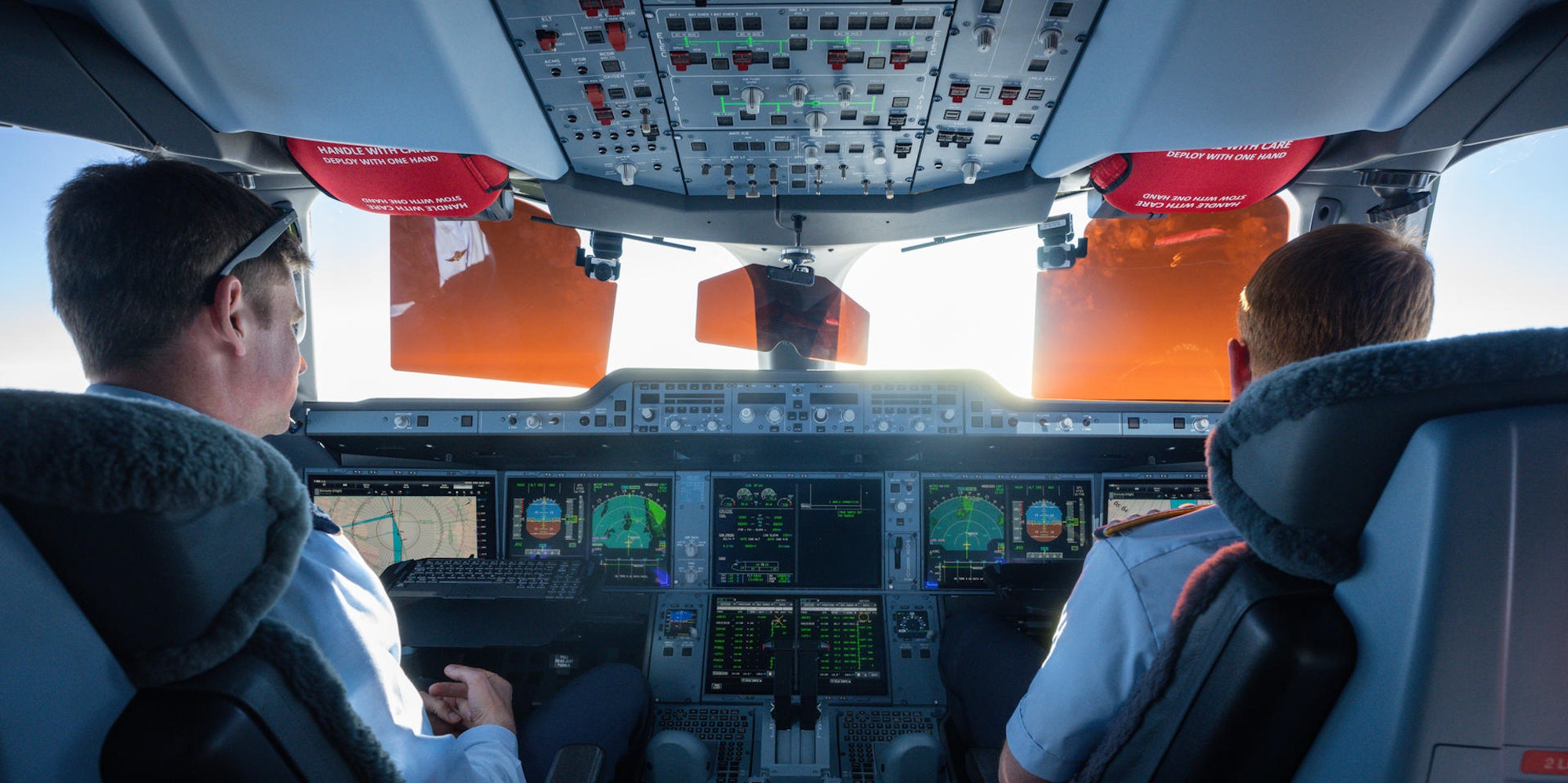 Cockpit Flugzeug dpa