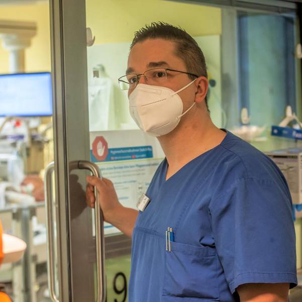 Leon Lorenz Oberarzt Leverkusen Klinikum Optik