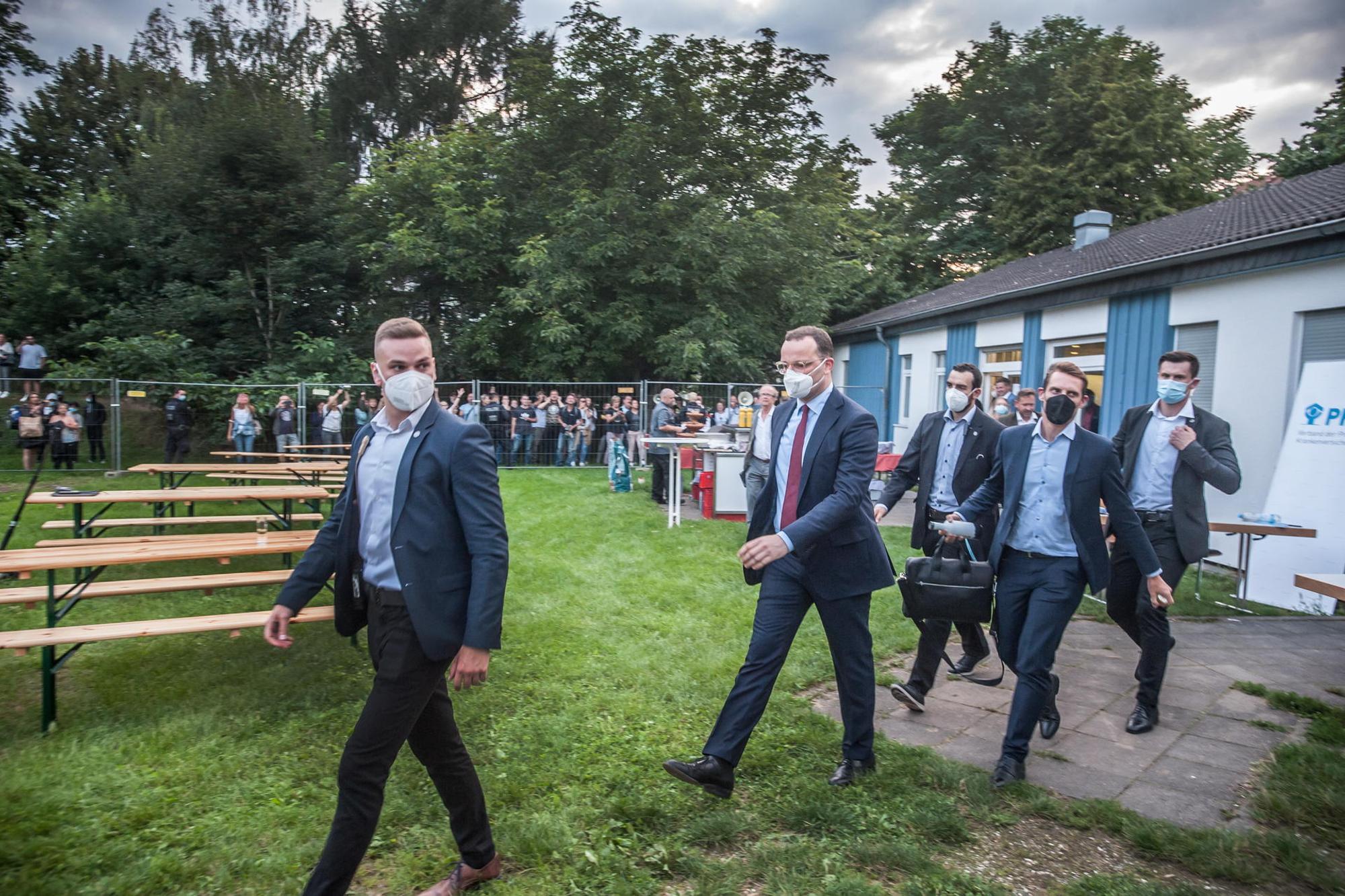 serap_gueler_jens-spahn_Leverkusen08232021ALF_8440