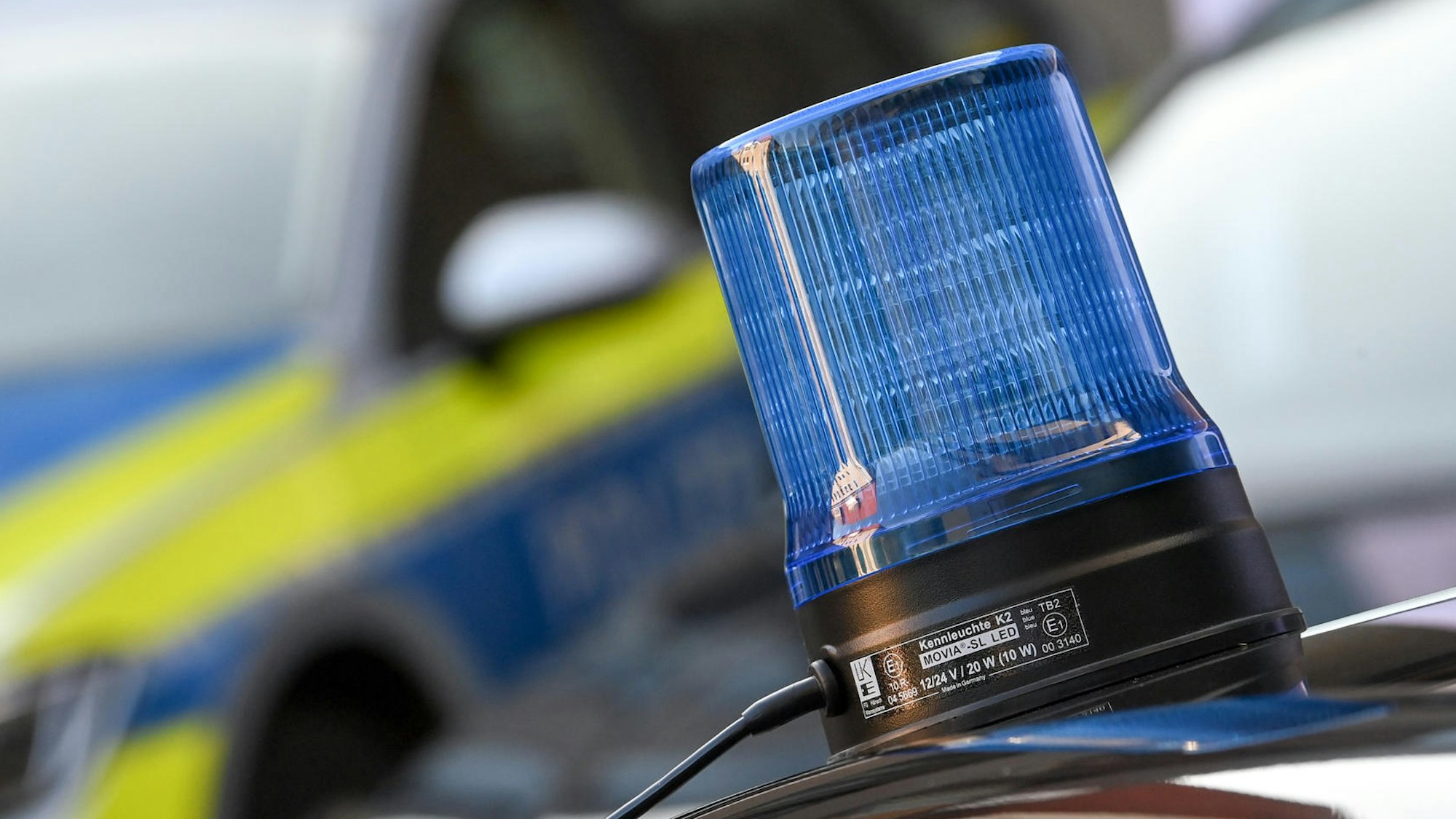 Das Blaulicht eines Polizeiwagens.