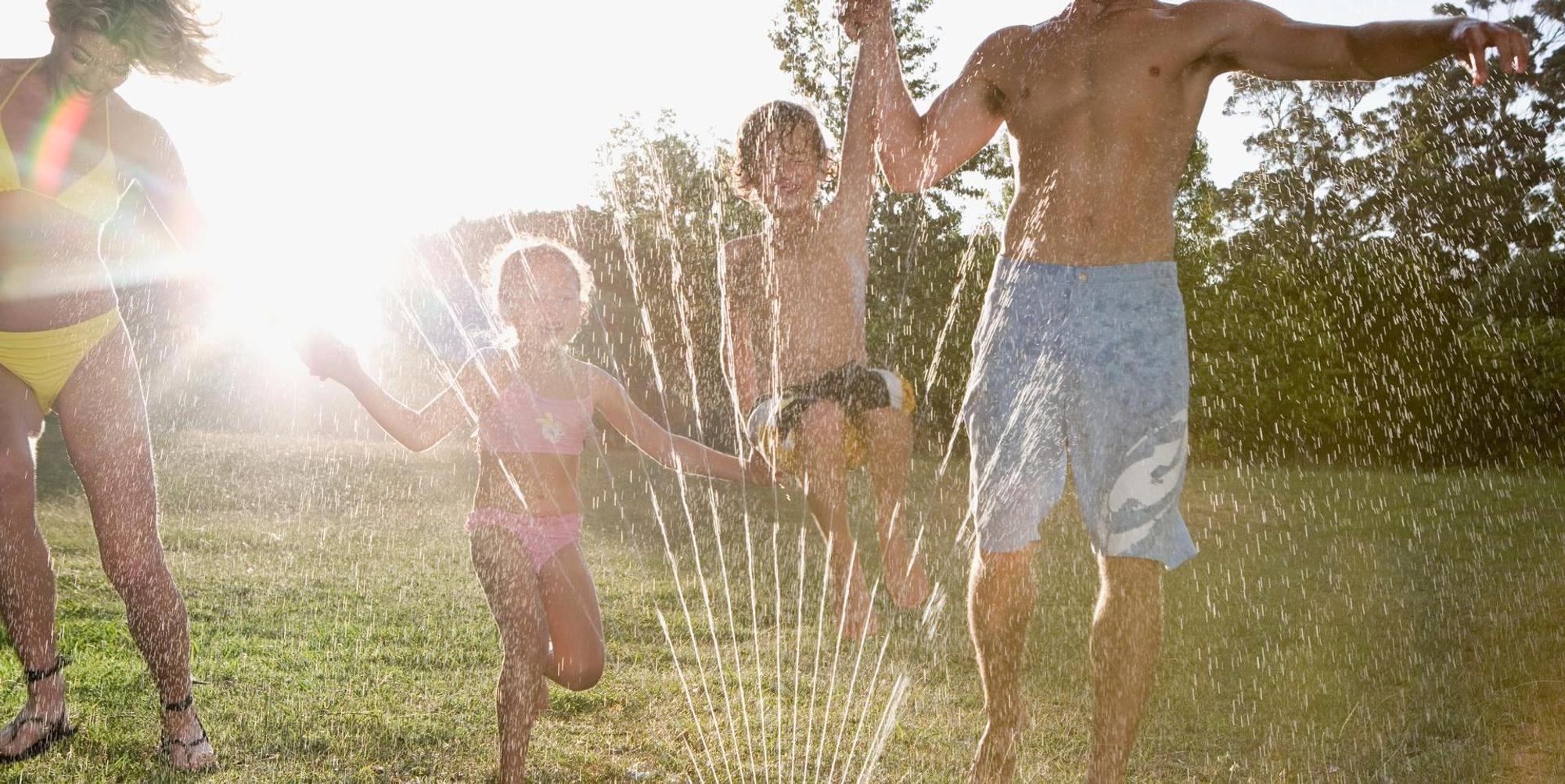 Familie im Garten Getty Images