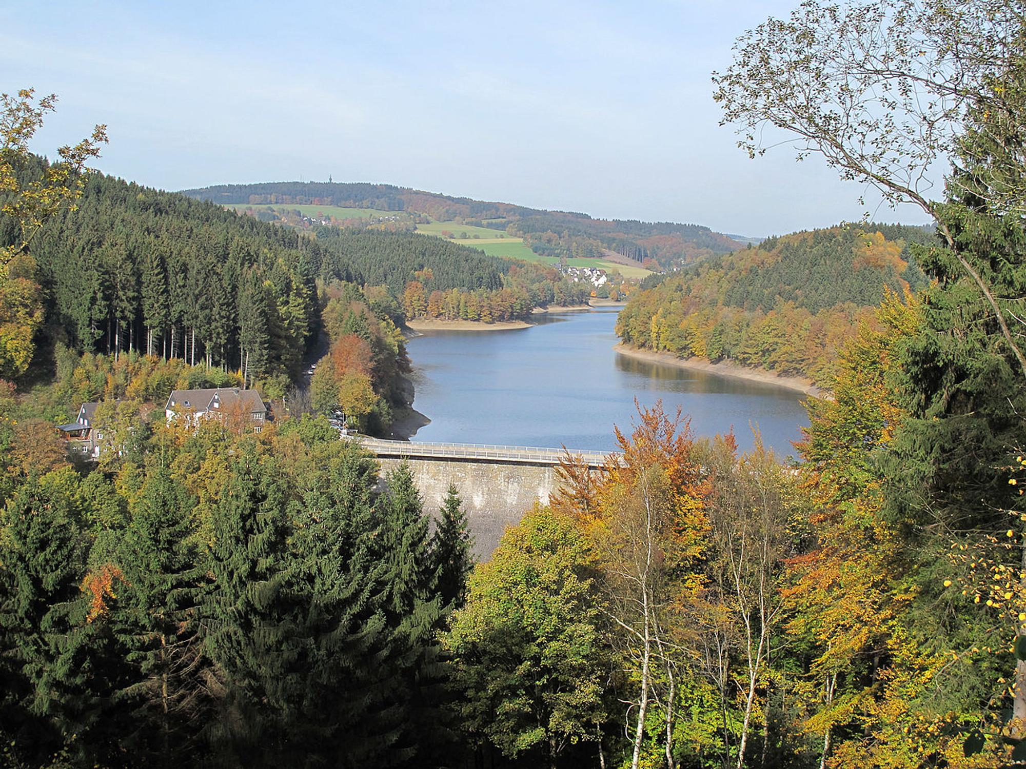 1280px-Unnenberg_NRW_Aggertalsperre