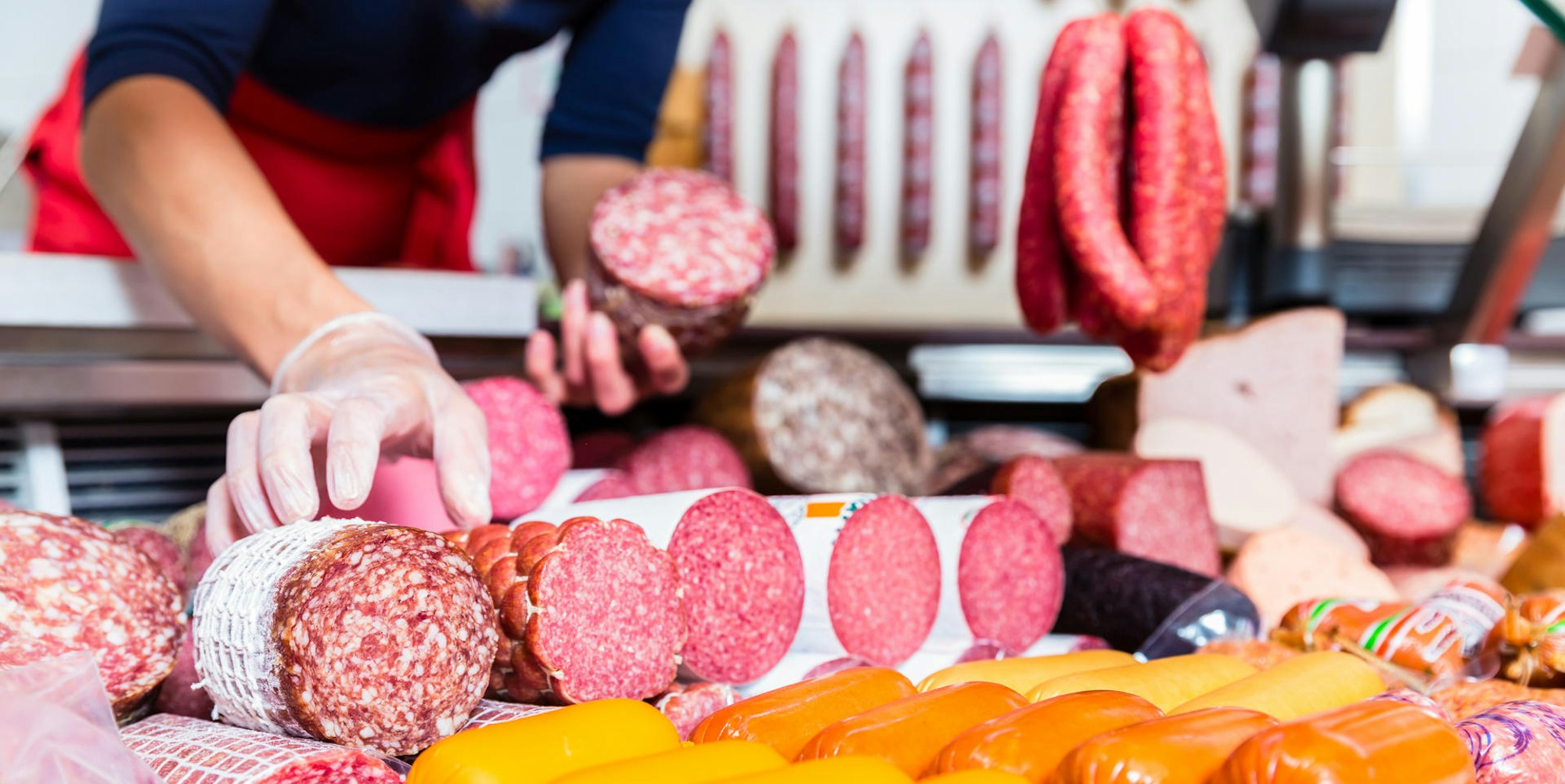 wurst beim metzger kaufen getty symbol