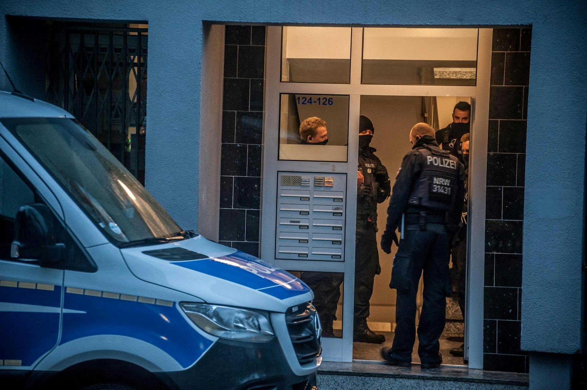 razzia-hauptstrasze-leverkusen_ALF_4582