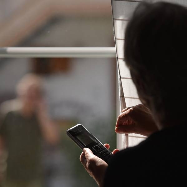 dpa_stalker_vor_der_tuer