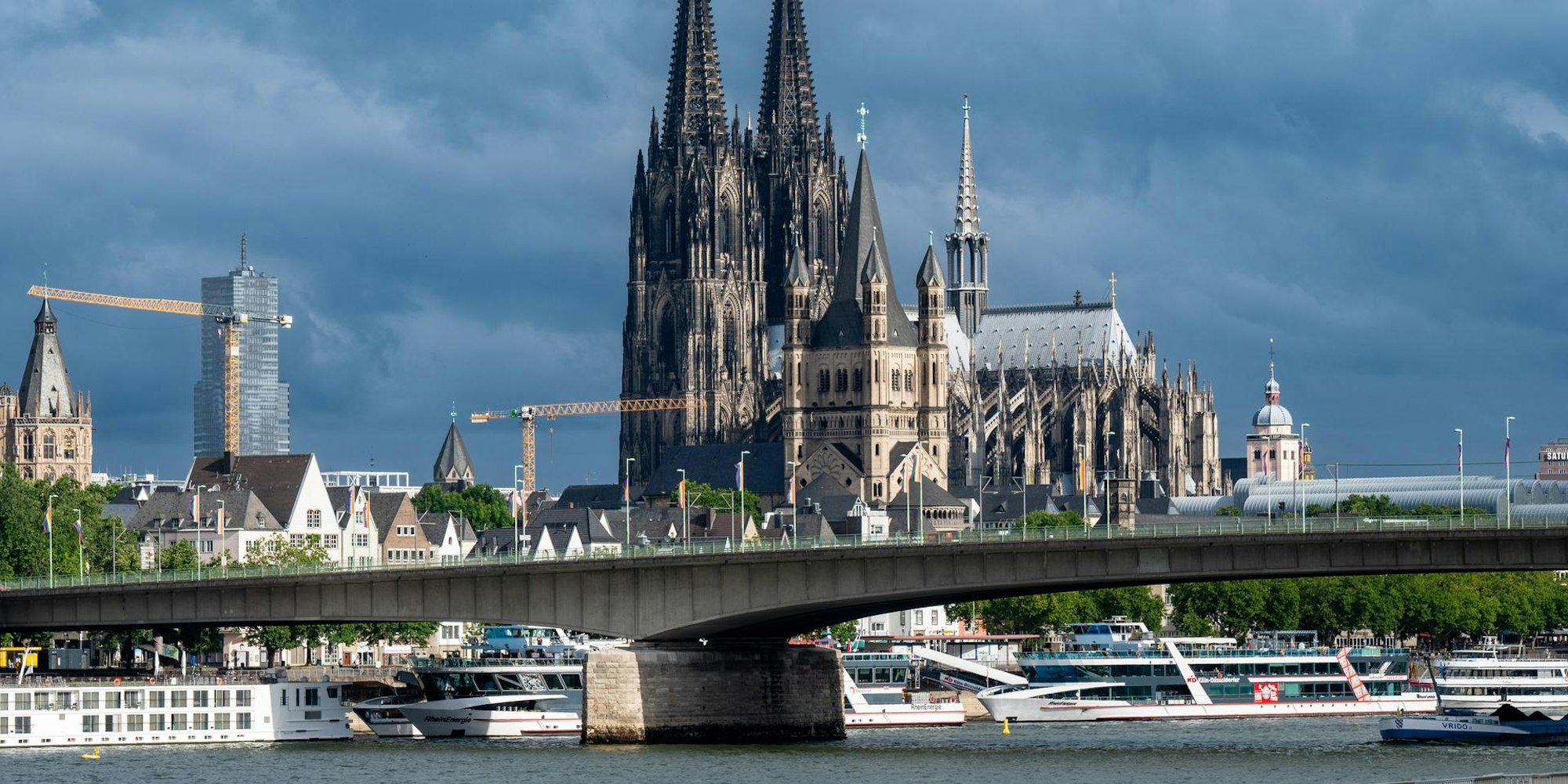 Dom Rhein Schiff