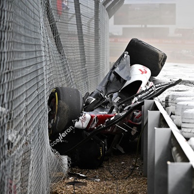 Unfall Zhou Reifenstapel