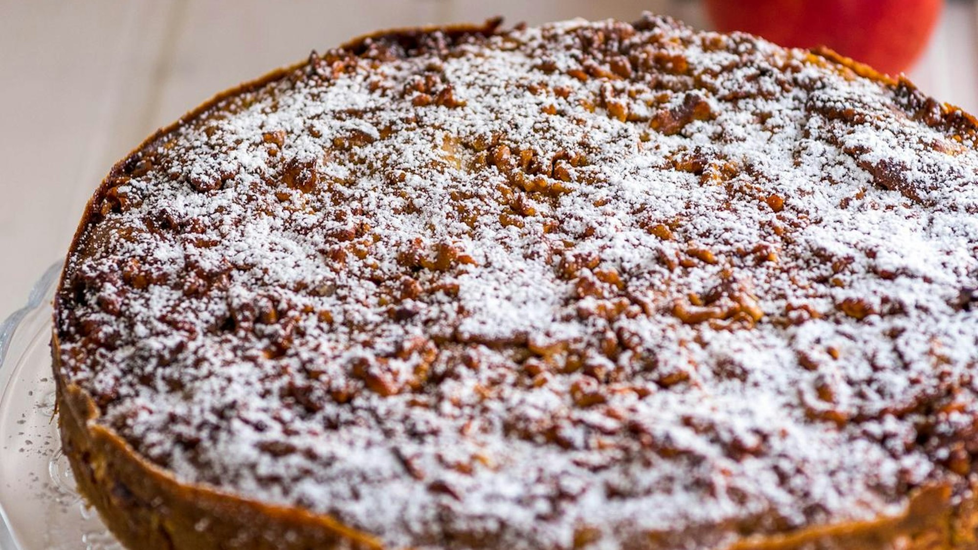 mit Puderzucker bestreuter Kuchen