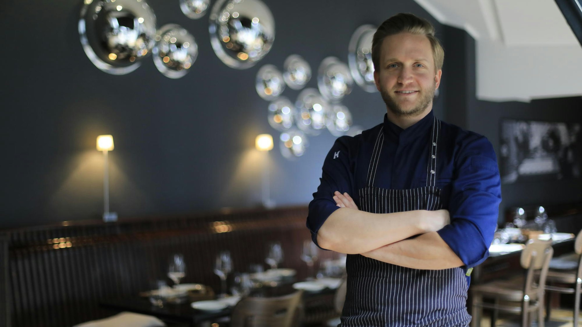 Hendrik „Henne“ Olfen in seinem Restaurant auf der Pfeilstraße.