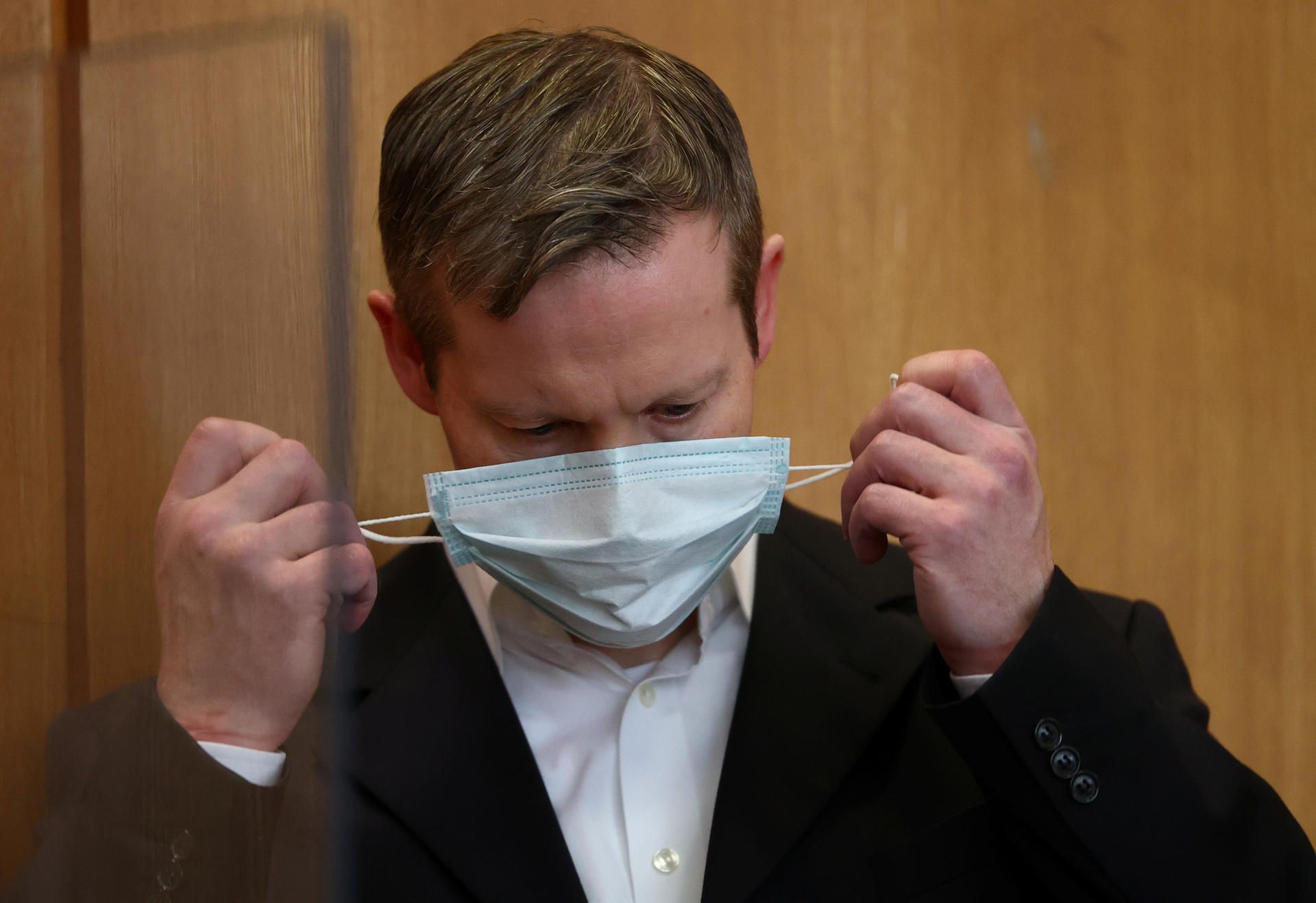 Stephan Ernst mit Maske