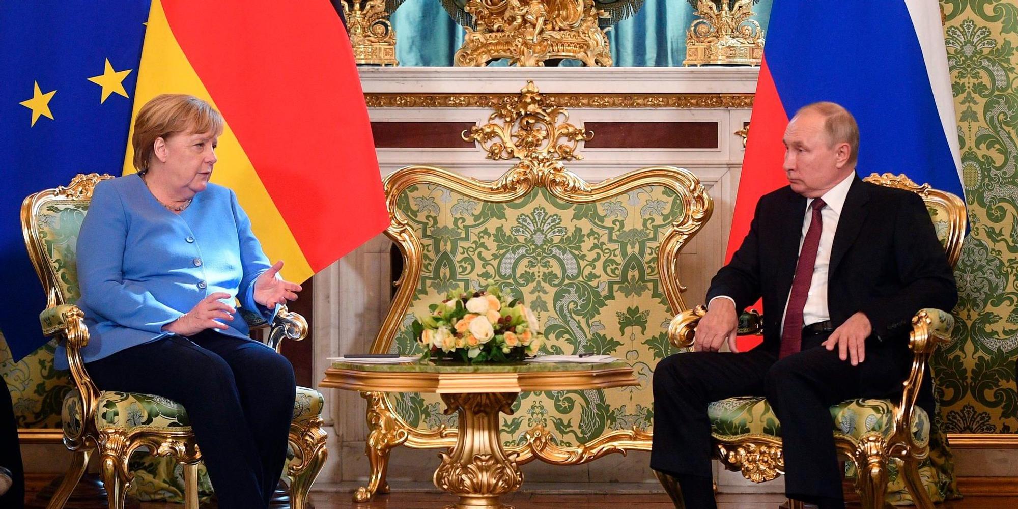 Merkel und Putin 190422