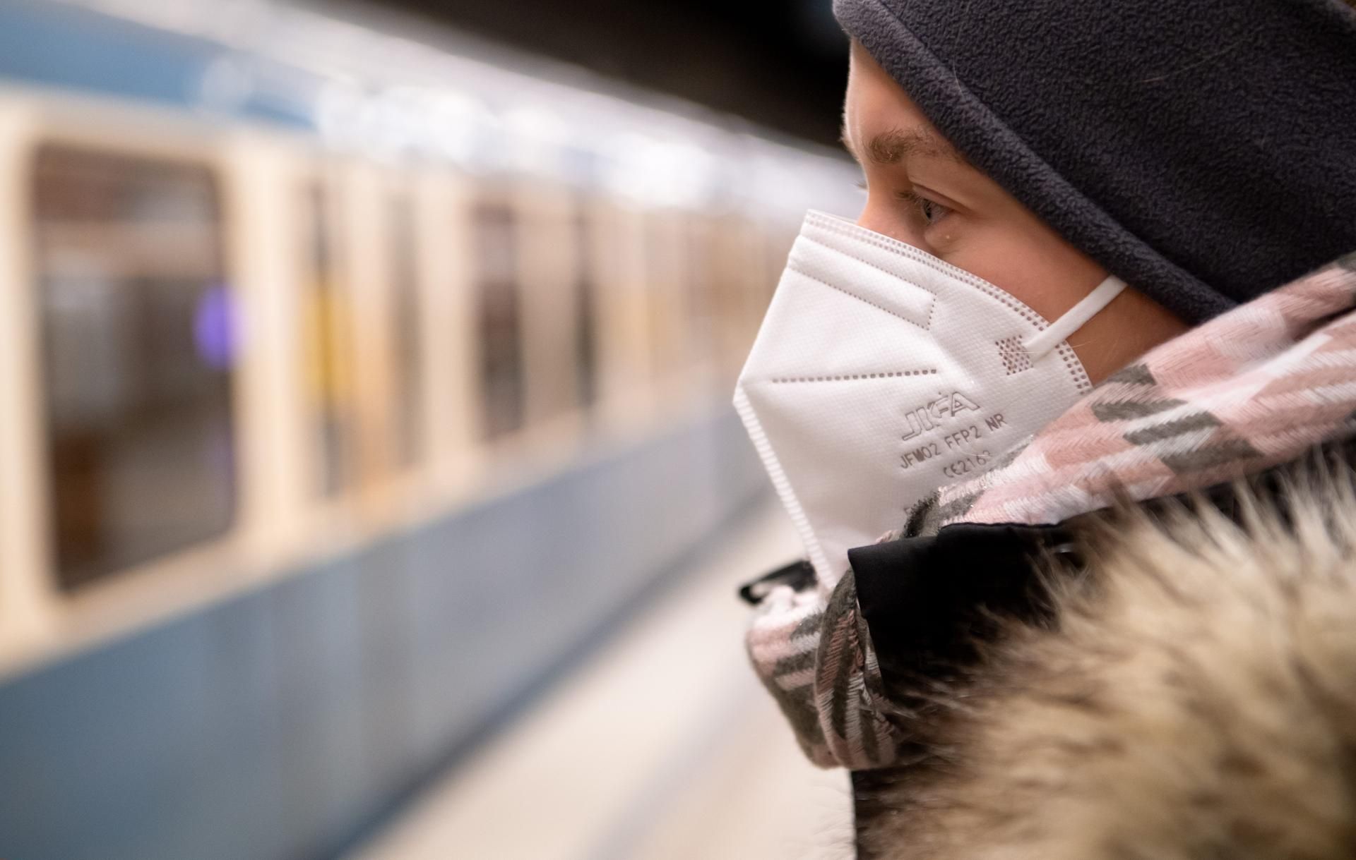 FFP2 Maske Bahn