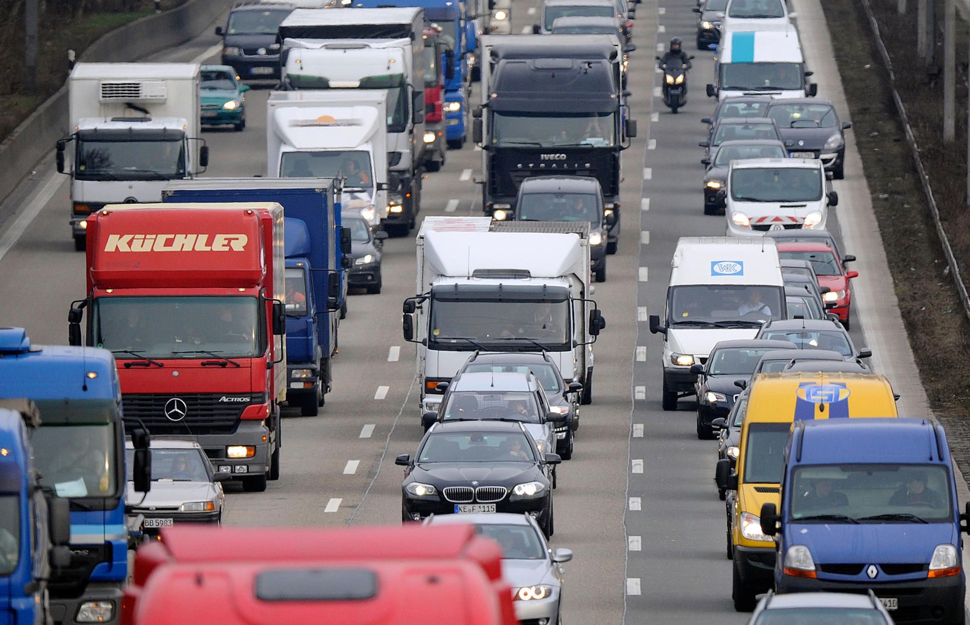 Verkehr Stau1
