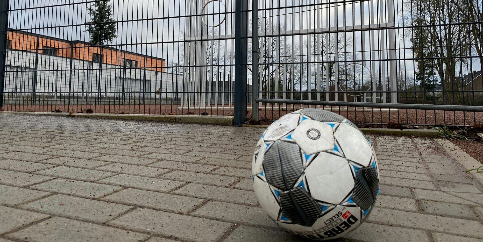 20220221-wok-bru-fußballplatz-1