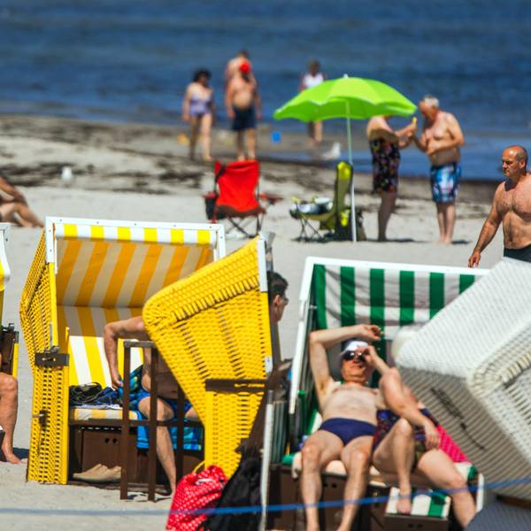 ostsee_strandkoerbe_dpa