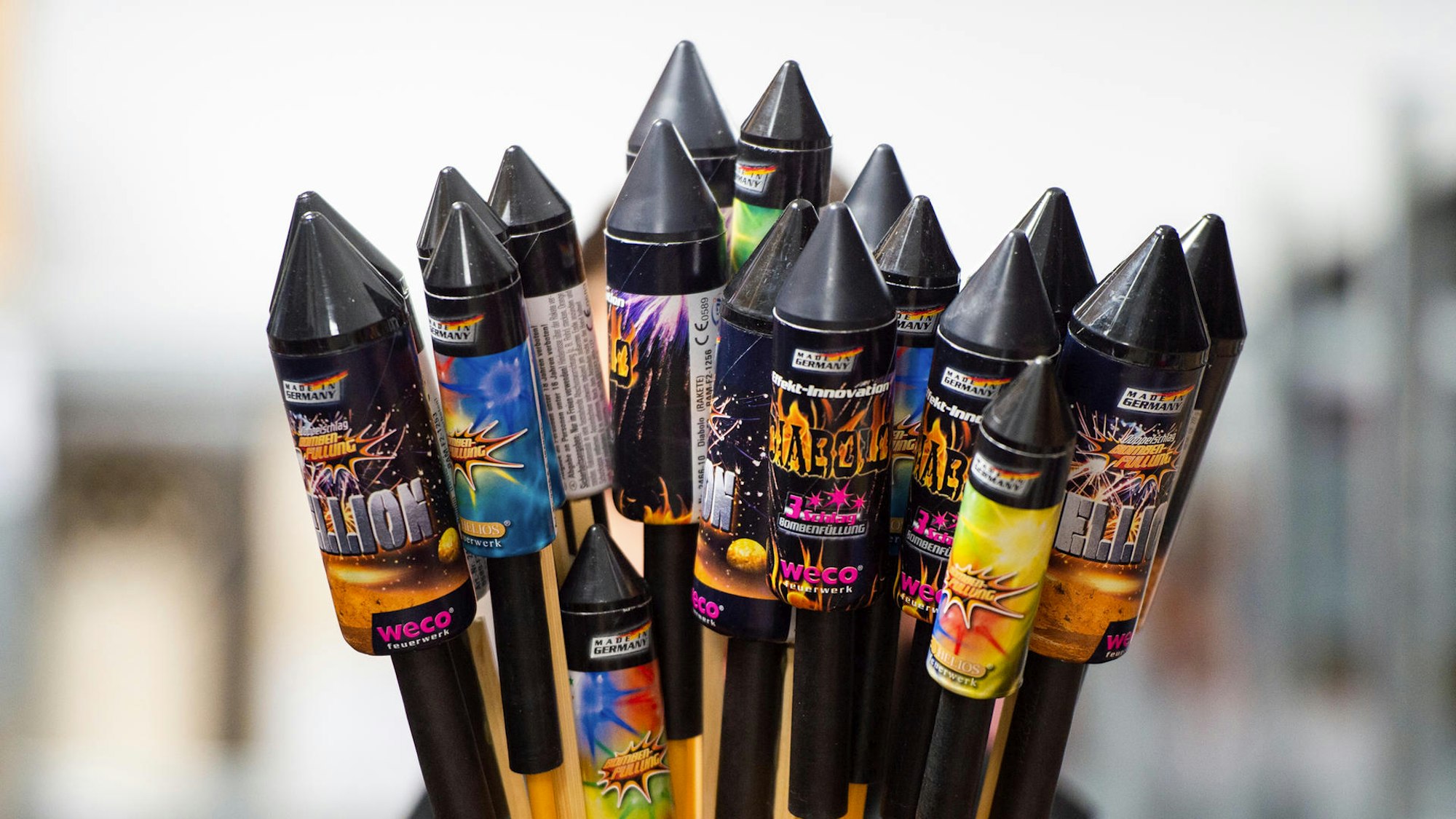 Feuerwerksraketen vor dem Zünden.