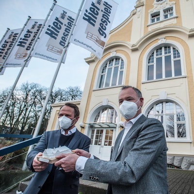 uebergabe_impfzentrum-leverkusen_ALF_5851