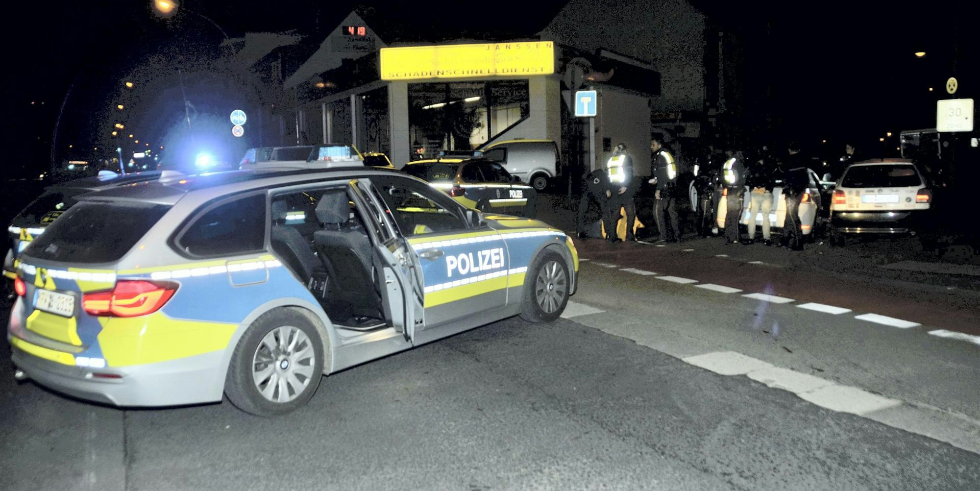 Verfolgung_in_Koeln_Muelheim