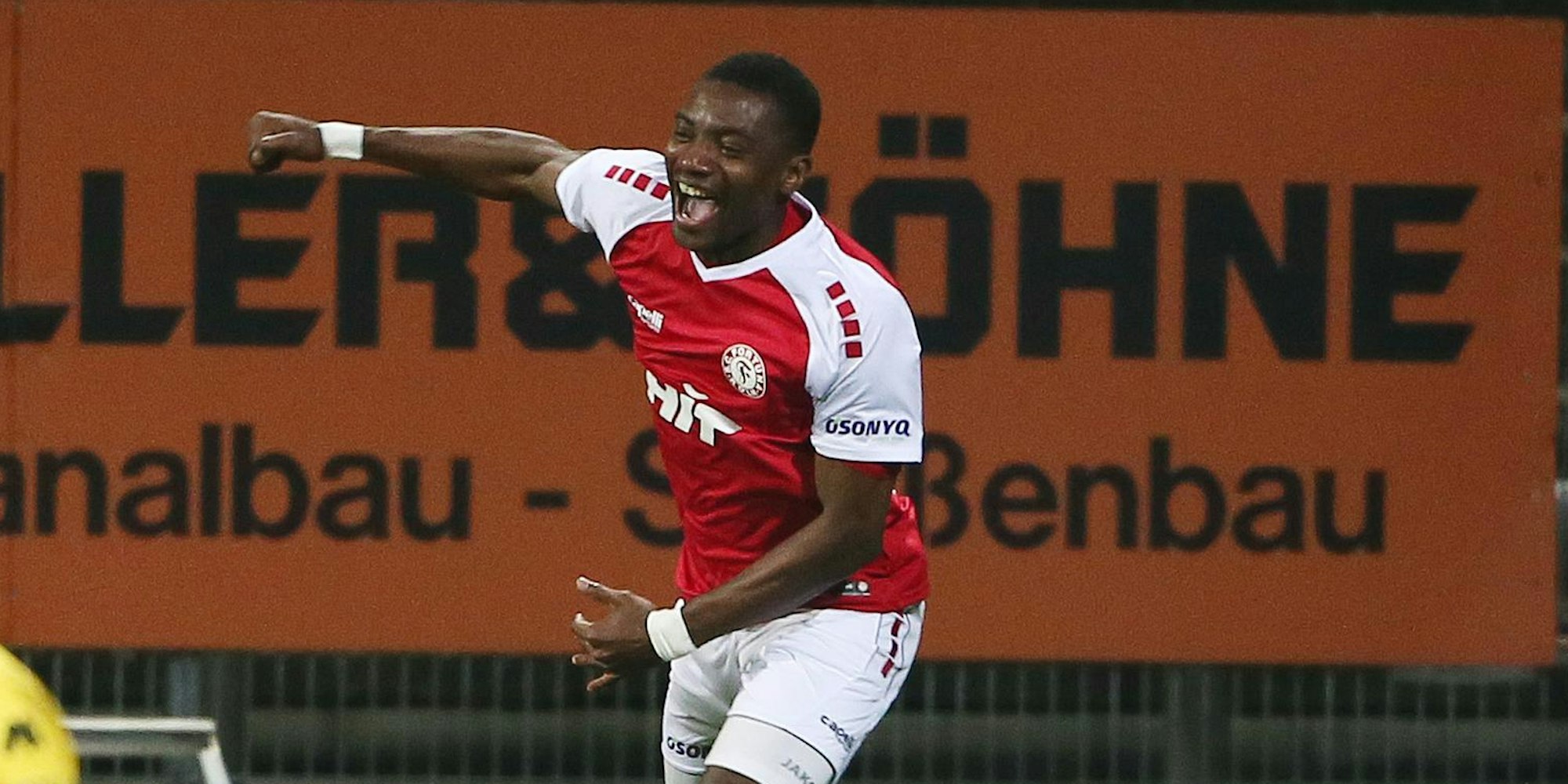 EA9B71BF-8674-41DB-97C2-A8789A455231