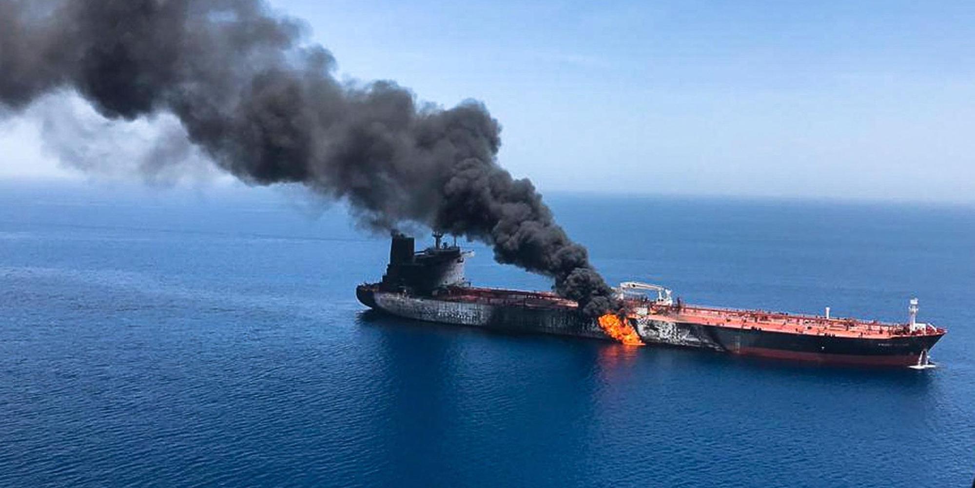 Tanker in Flammen