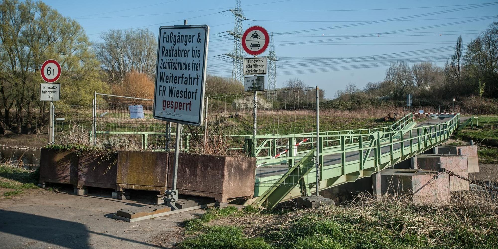 Pontonbrücke gesperrt Leverkusen