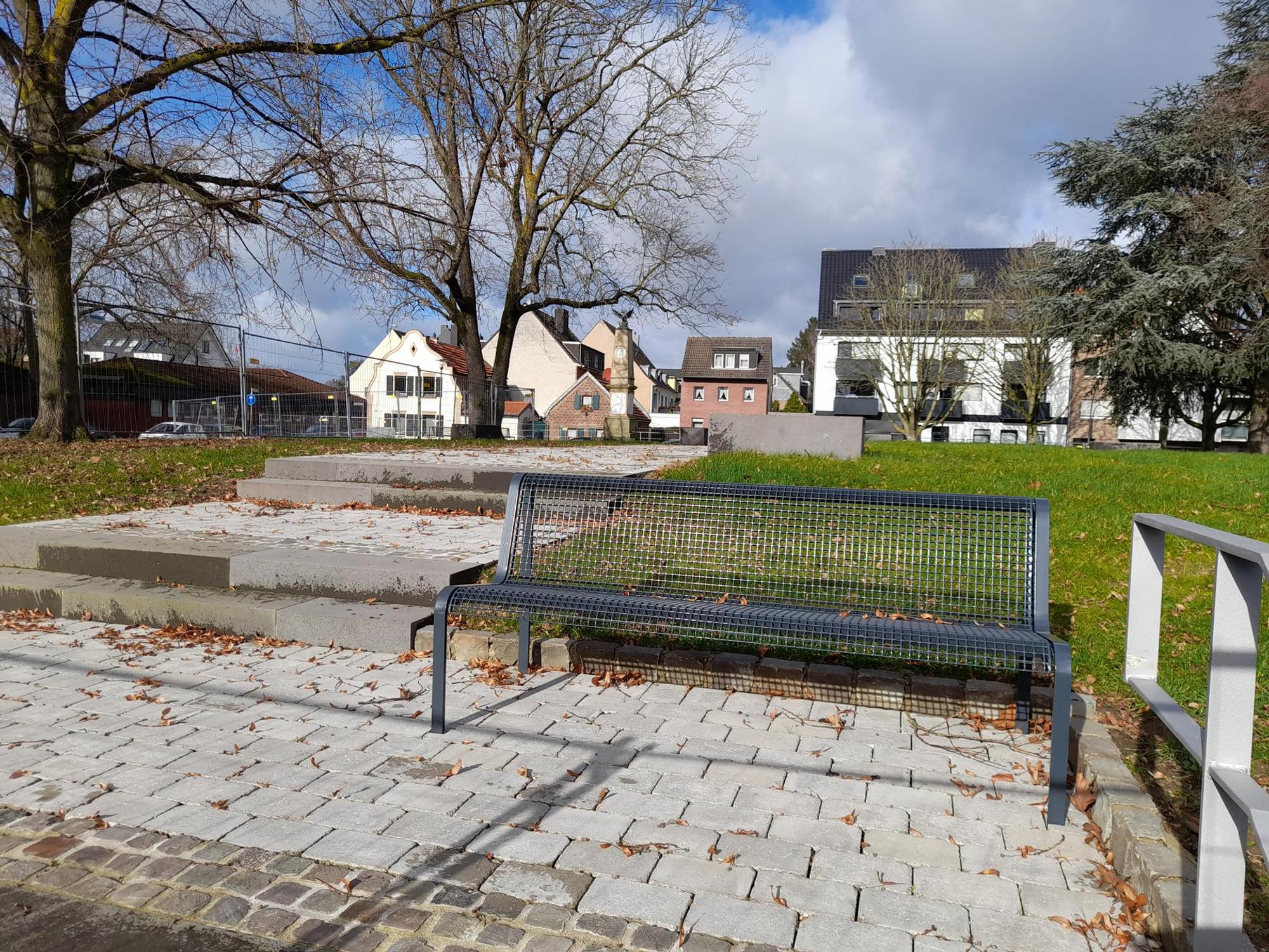 Kriegerplatz Bank