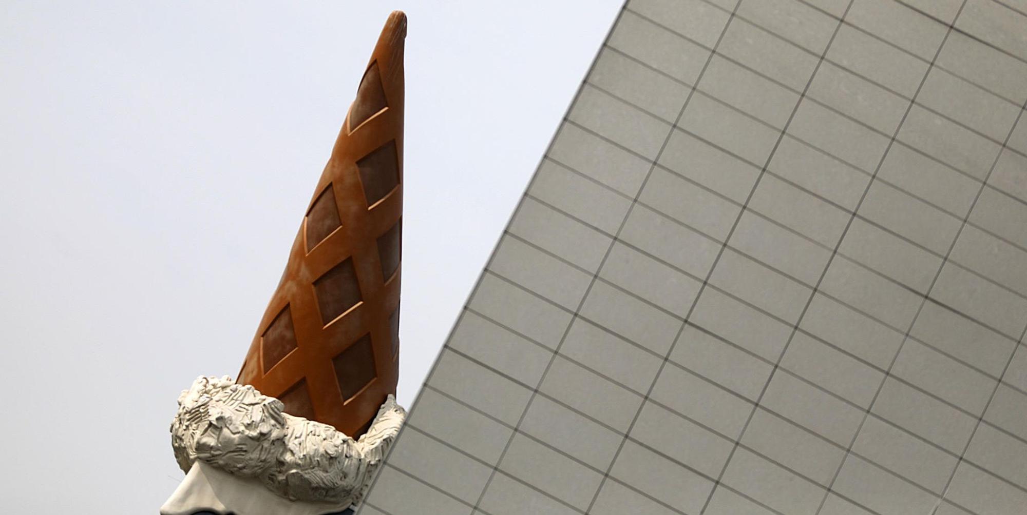 Claes_Oldenburg_Cone