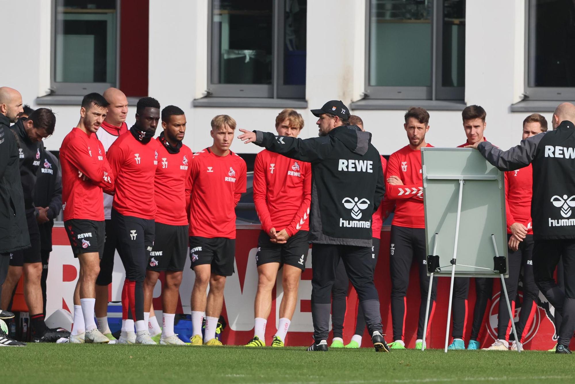 FC Training vor Belgrad 111022 (1)