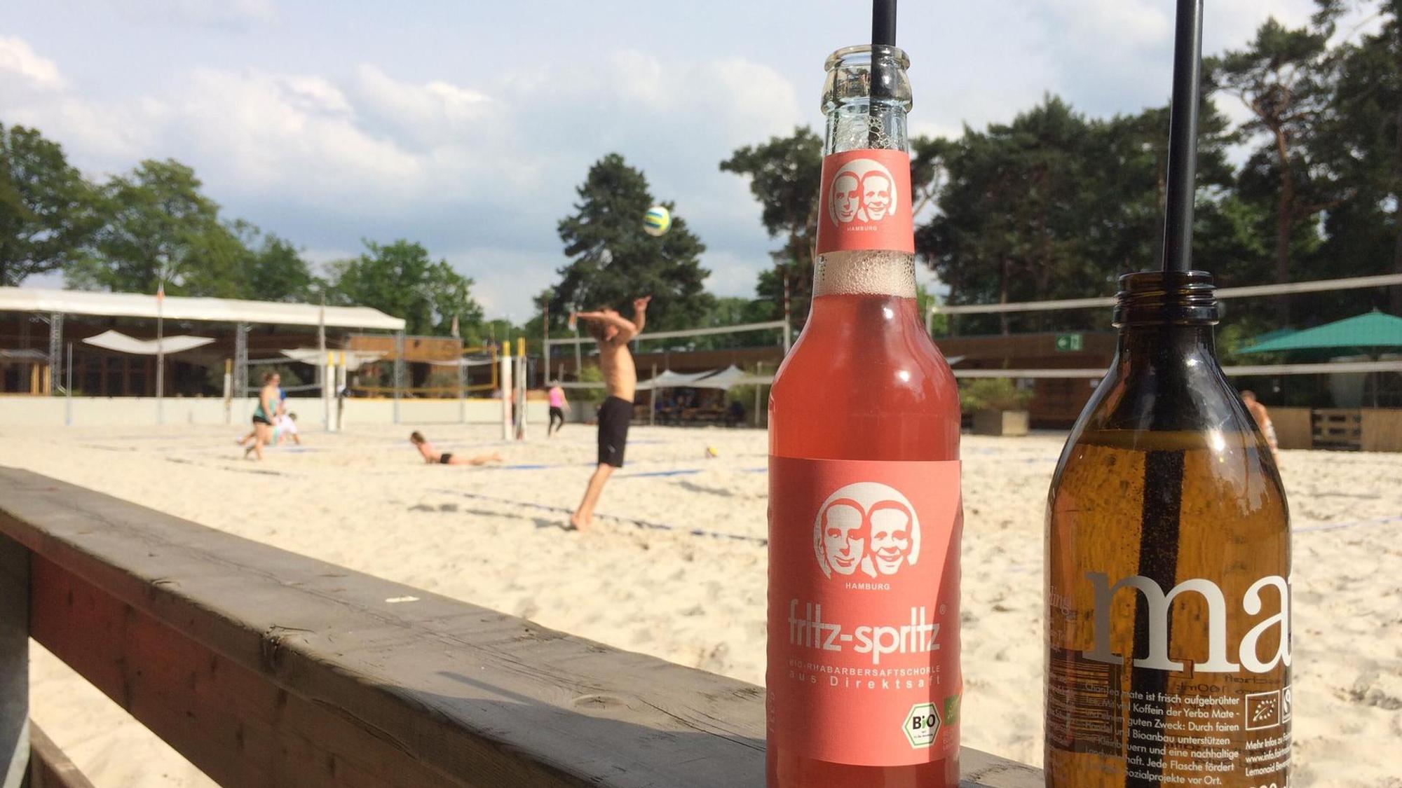 Playa Cologne mit Volleyballfeldern.