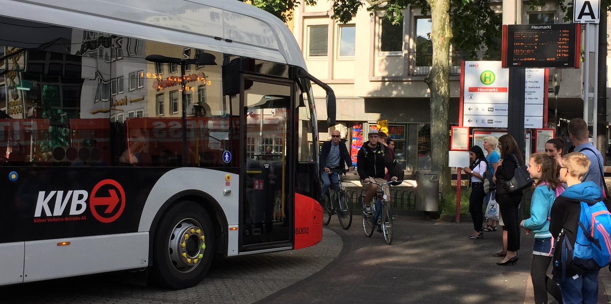 E-Bus der KVB - Pressebild 2 - Foto Stephan Anemueller-KVB